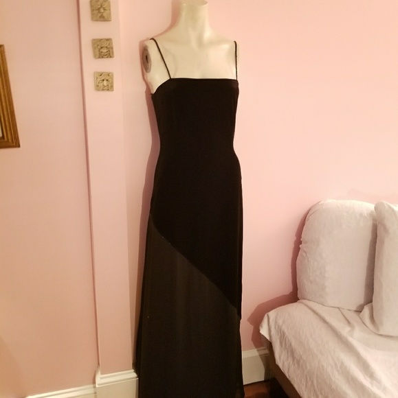 Rimini Dresses & Skirts - Vintage Black velvet gown size 4 Rimini by shaw
